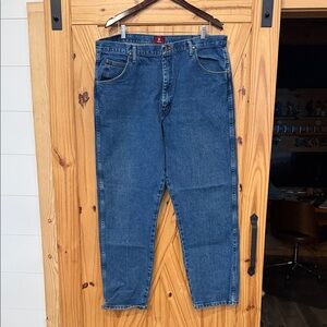 Wrangler Men's Relaxed Fit Blue Jeans